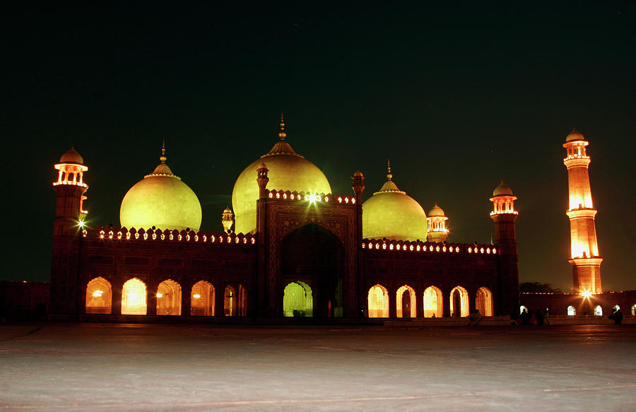 Badshahi Masjid At Night Photograph by Yasir Nisar