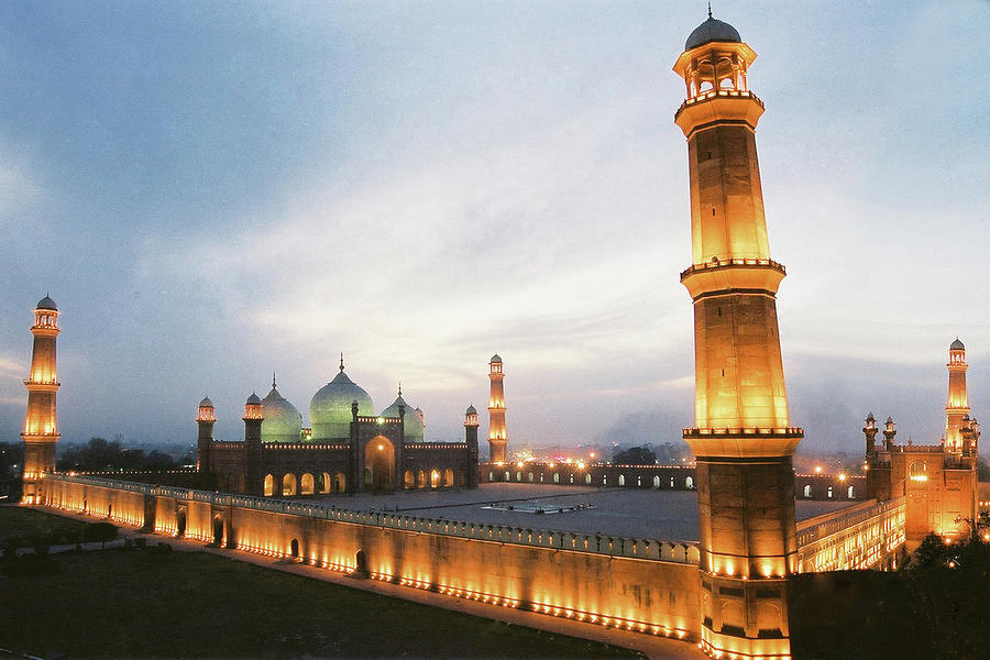 Badshahi Masjid-lahore Photograph by Photogen