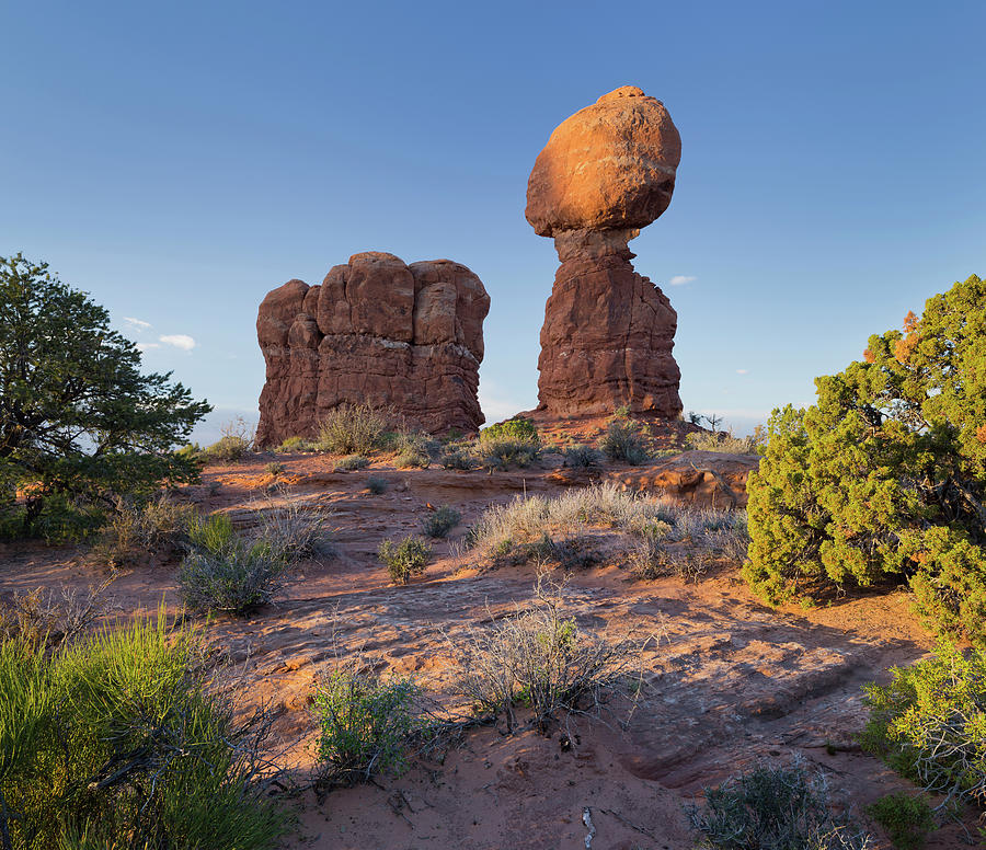 Balanced Rock, Elephant Butte, Arches National Park, Moab, Utah, Usa ...