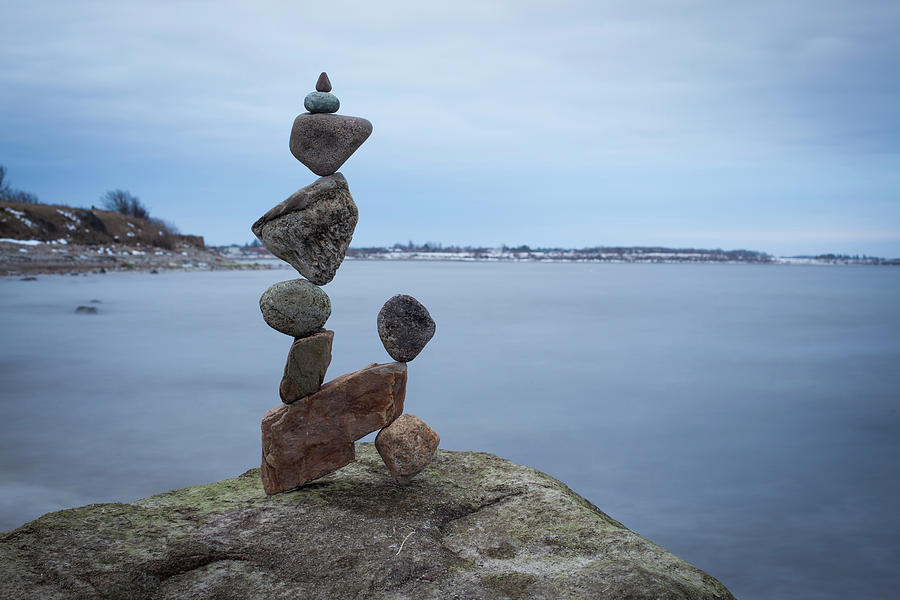 Balancing art #28 Sculpture by Pontus Jansson