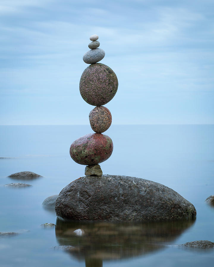 Balancing art #48 Sculpture by Pontus Jansson