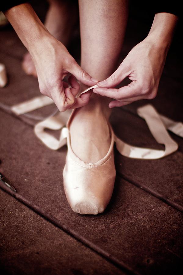 Ballerina Prepares Photograph by David Schloss/maccreate Ballerina Prepares Photograph by David Schloss/maccreate