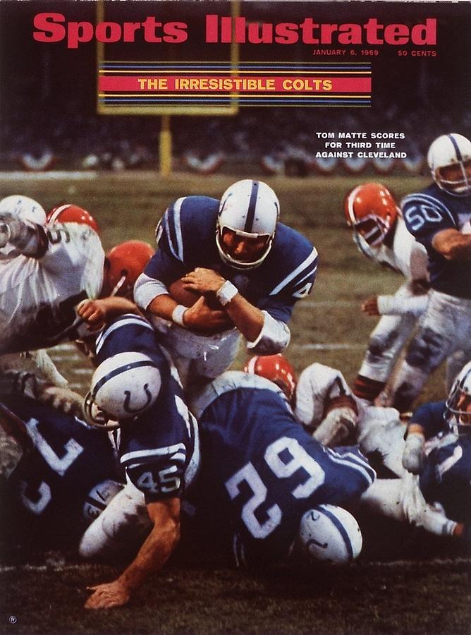 Cleveland Browns Photograph - Baltimore Colts Tom Matte, 1969 Nfl Championship Sports Illustrated Cover by Sports Illustrated