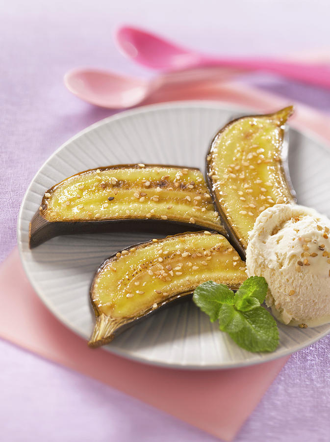 Bananes Au Sesame Au Four, Glace Au Yaourt Roasted Bananas With Sesame ...