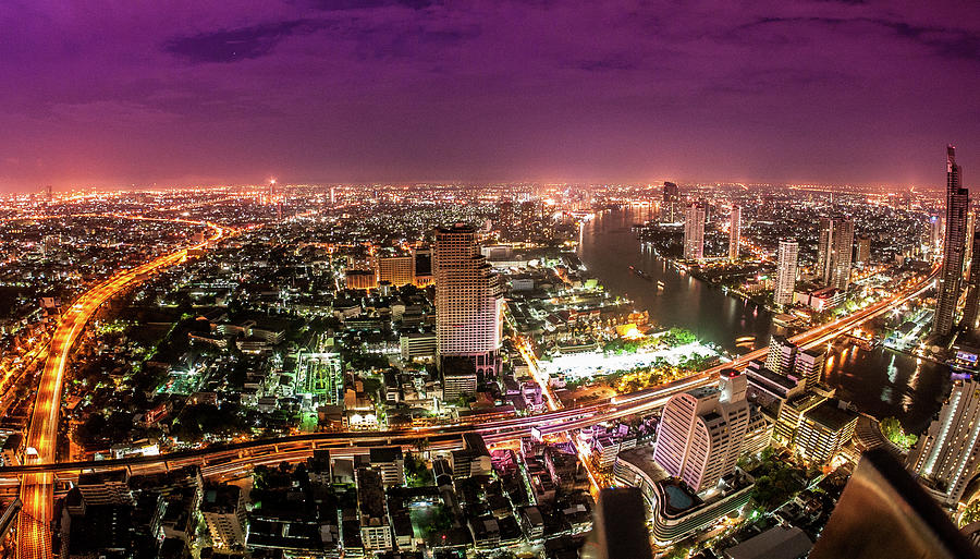 Bangkok Photograph by (c) Thanachai Wachiraworakam