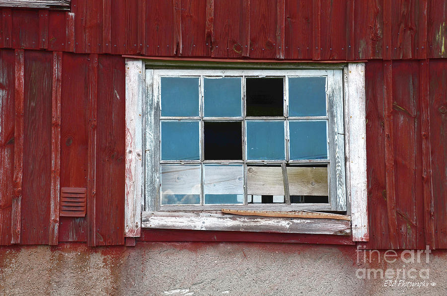 Barn Window Photograph by Elaine Berger