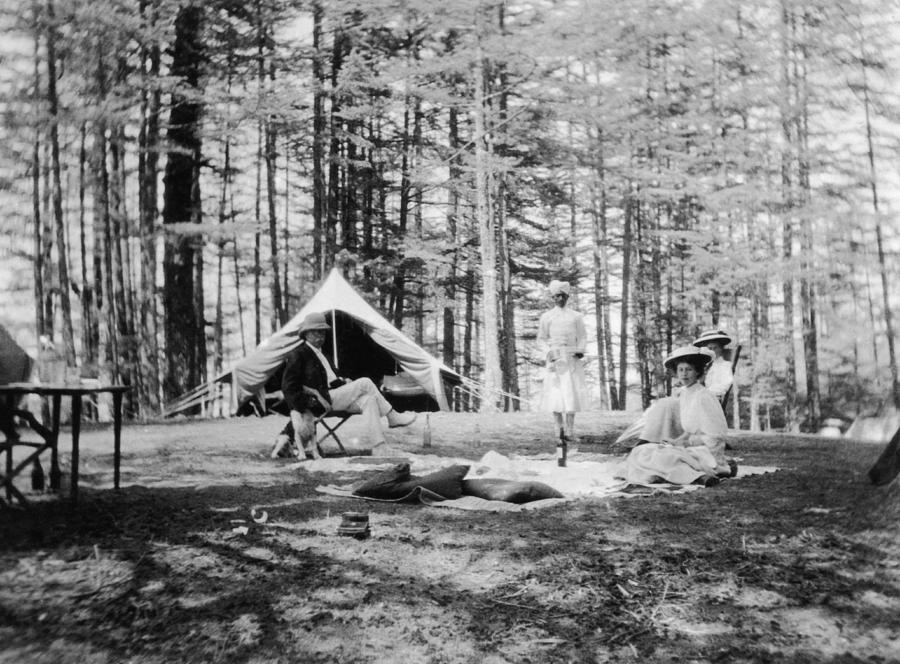 Barrows Indian Camp Photograph by Hulton Archive