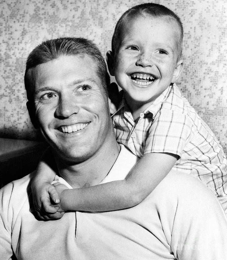 Mickey Mantle and sons  Mickey mantle, New york yankees, Baseball star