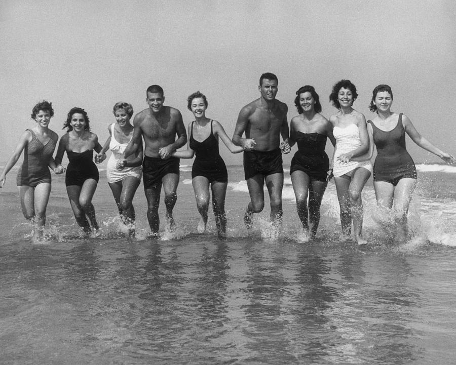 Bathing Buddies Photograph by Hulton Archive