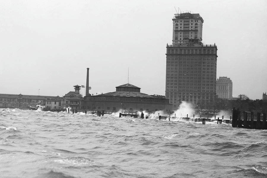 Battery Painting - Battery in New York, Manhattan Buffeted by Ocean Waves by 