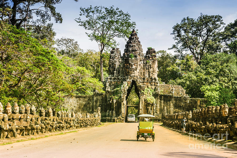 Religious Photograph - Bayon ,siem Reap ,cambodia, Was by Guozhonghua Religious Photograph - Bayon ,siem Reap ,cambodia, Was by Guozhonghua