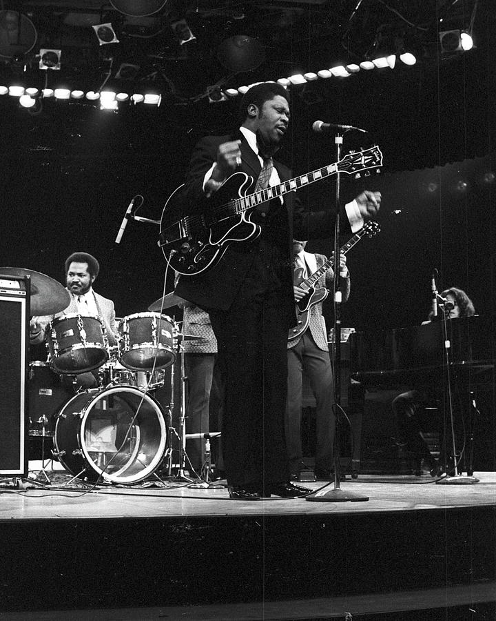 Bb King Performing Photograph by Michael Ochs Archives