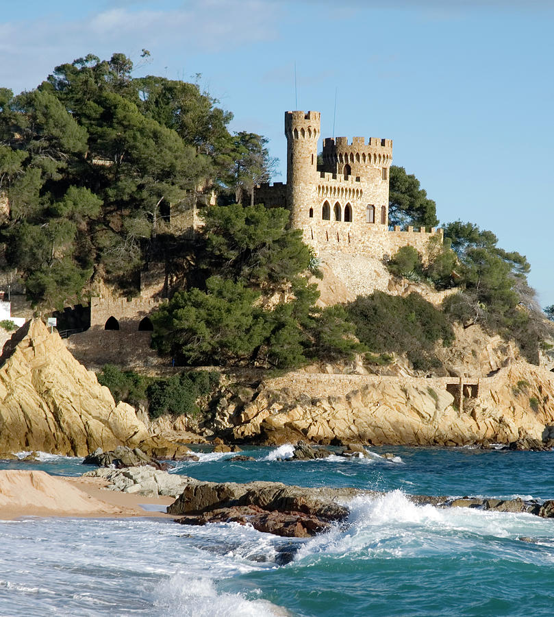 Beach And Castle By Jimmytrueno