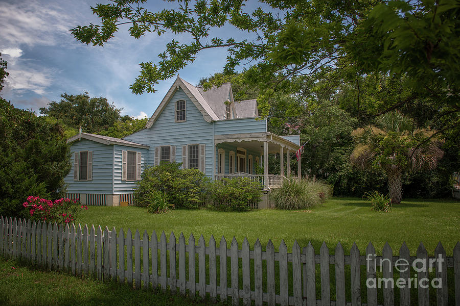 Beach Cottage with White Picket Fence Photograph by Dale Powell