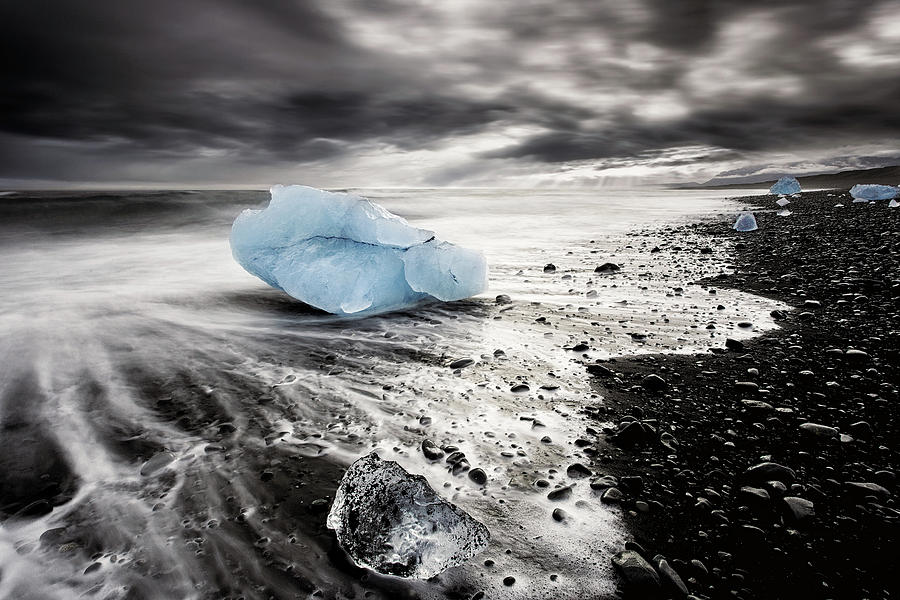 Beach of ice Photograph by Jorge Maia