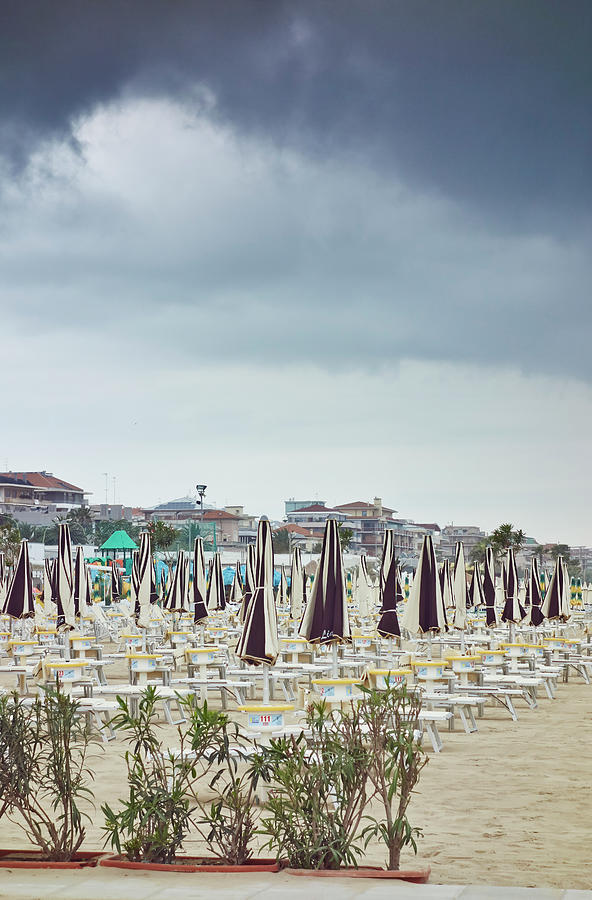 Beach Umbrellas And Sun Loungers On Beach, Pescara, Abruzzo, Italy ...