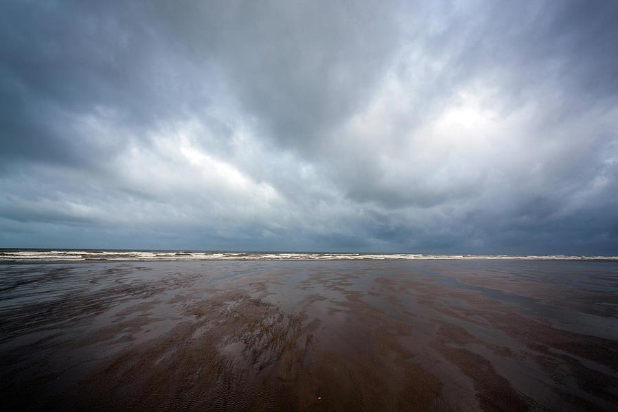 Beach,dark Clouds Photograph by Fzant
