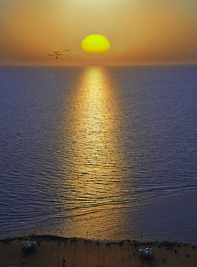 Sun Photograph - Beautiful Sunset by Kzh