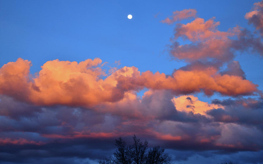 Beautiful Sunset over Colorado Photograph by Ray Mathis
