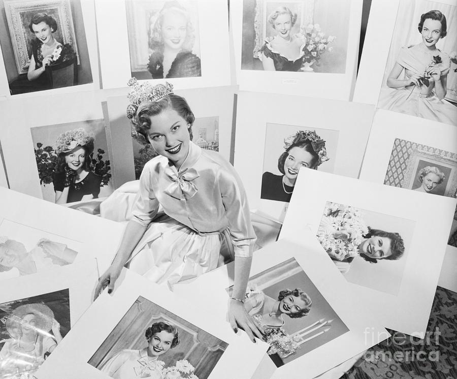 Beauty Contestant Surrounded Photograph by Bettmann