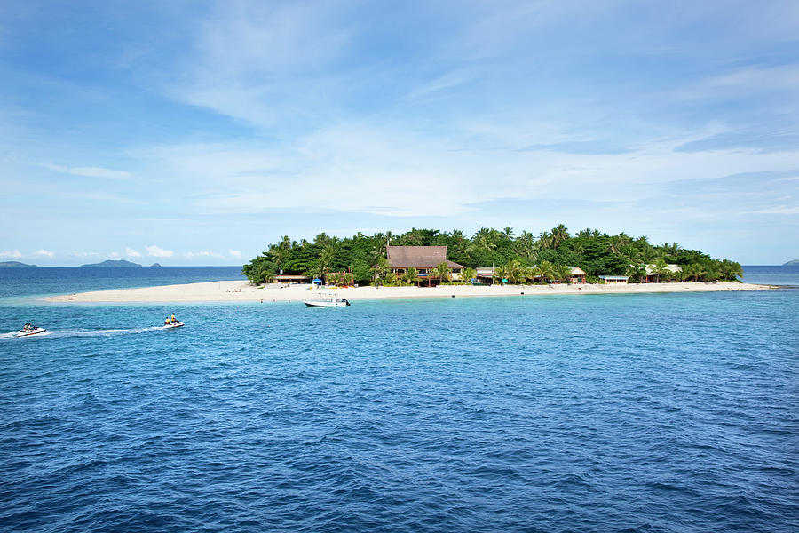 Bechcomber Island, Fiji Photograph by Jangeltun