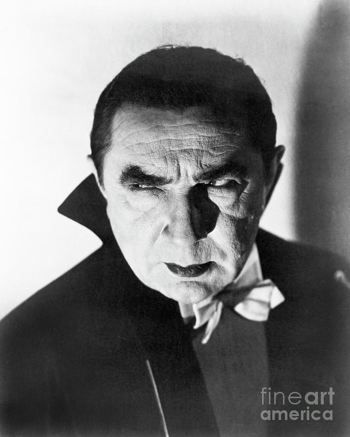 Bela Lugosi As Count Dracula Photograph By Bettmann