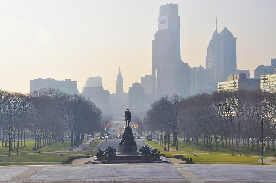 Benjamin Franklin Parkway in the Morn Photograph by Bill Cannon