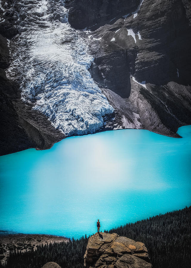 Berg Lake Photograph by Timo Heinz