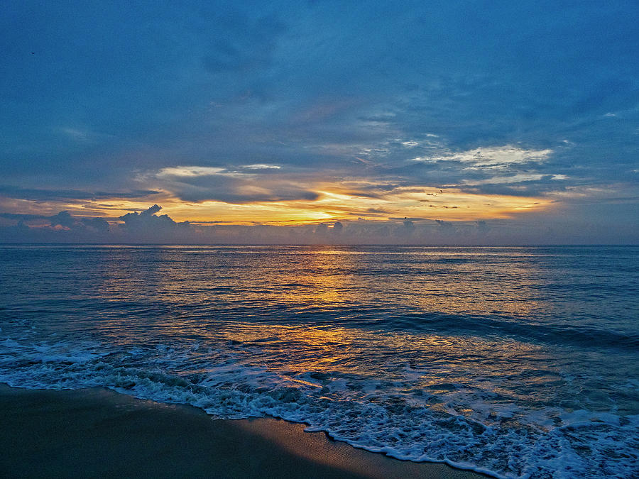 Bethany Beach At Dawn Photograph by David Kay