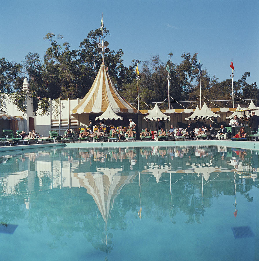 Beverly Hills Hotel Photograph by Slim Aarons