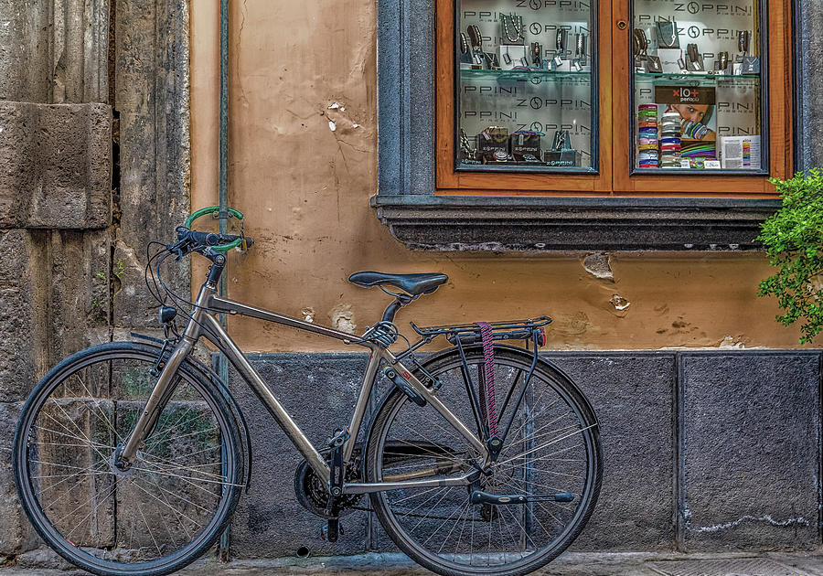 Bicycle in Sorrento Photograph by Darryl Brooks