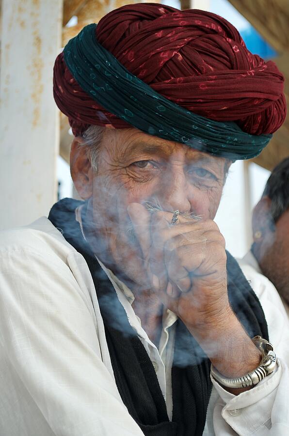 Portrait Photograph - Bidi Smoker by Afzal Khan