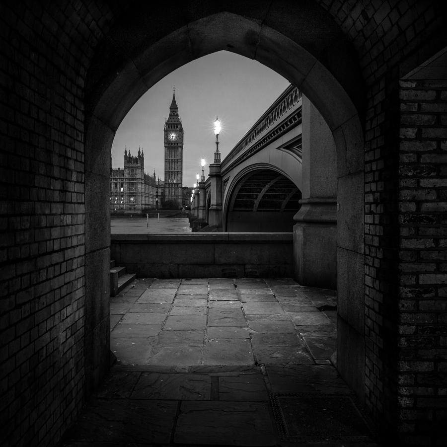 London Photograph - Big B by Herv Loire