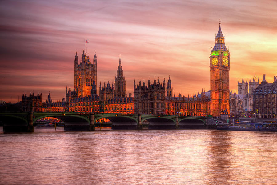 Big Ben And Houses Of Parliament Photograph by Luis Davilla