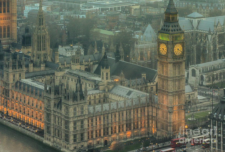 Big Ben And The Palace Of Westminster Photograph by Sergio Mendoza Hochmann