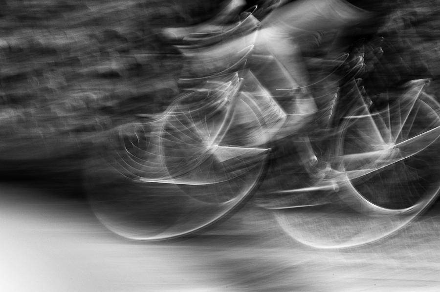 Black And White Photograph - Biking : The Sportive Look by Yvette Depaepe