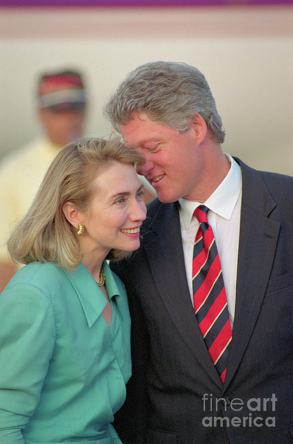Bill And Hillary Clinton Getting Close Photograph by Bettmann