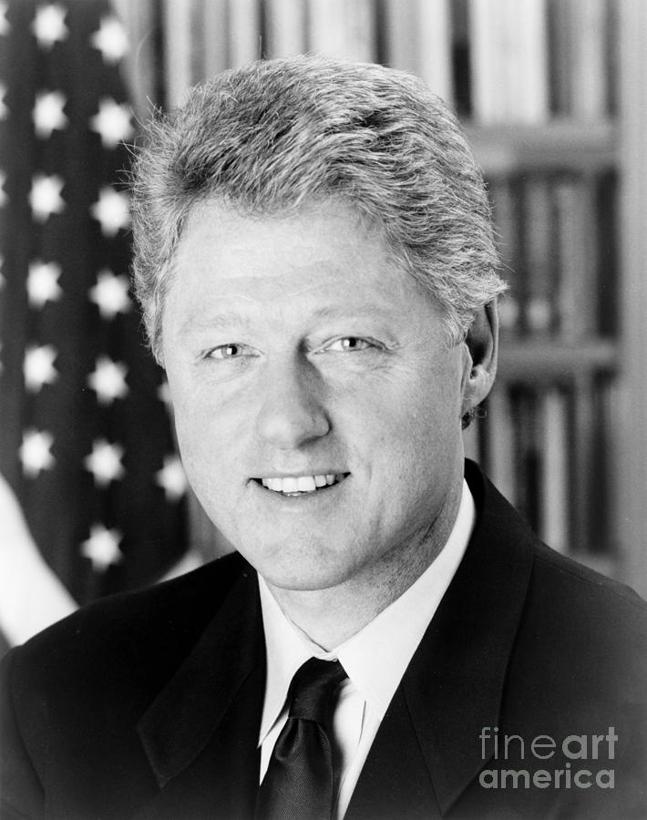 Portrait Photograph - Bill Clinton by Granger