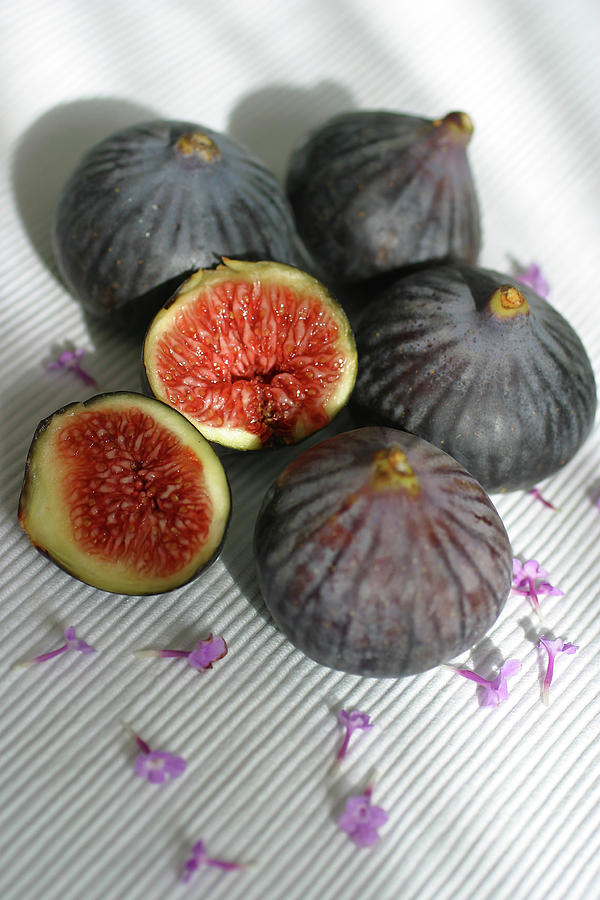 Black Figs Photograph by Lucgillet
