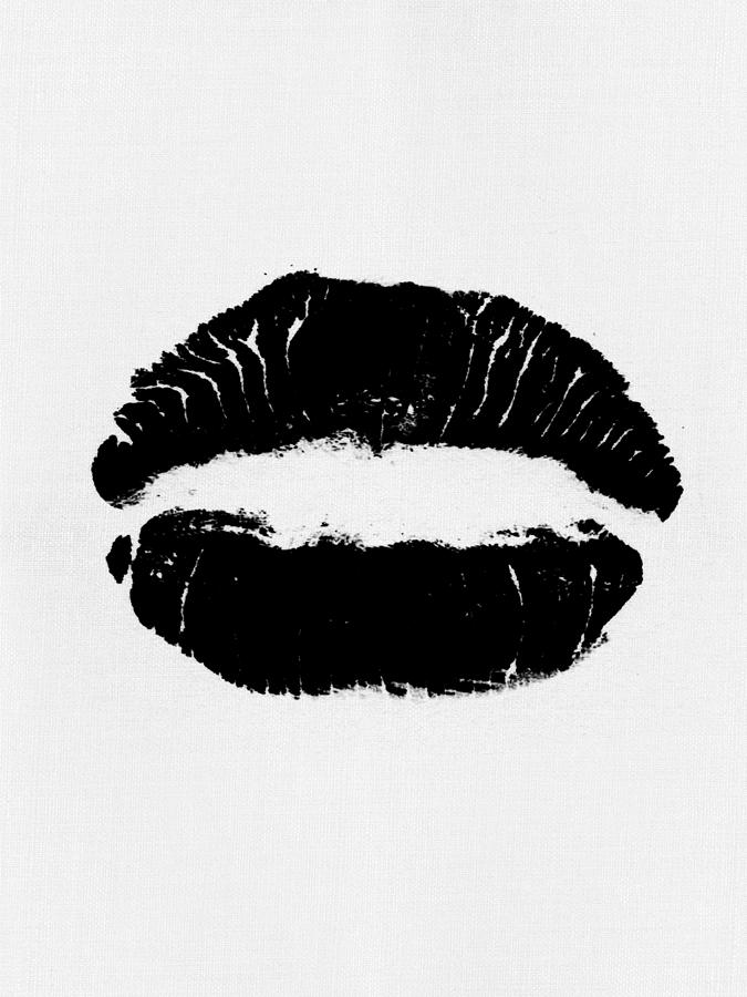 lips black and white sketch