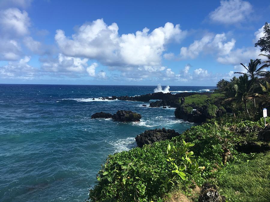 Black Sand Beach in Maui Photograph by Kat Tancredi - Fine Art America