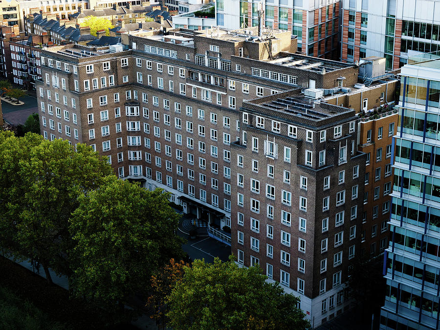 Block of flats behind Tate Modern by Santosh Puthran Block of flats behind Tate Modern by Santosh Puthran