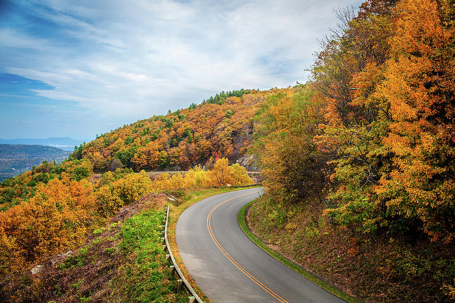 Blue Ridge Parkway VA Road With An Autumn View  Photograph by Robert Stephens