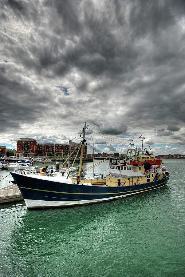 Boat In Portsmouth Harbour Photograph by Sergio Amiti