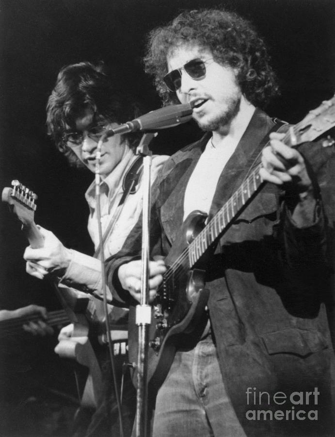 Bob Dylan And Robbie Robertson Photograph by Bettmann
