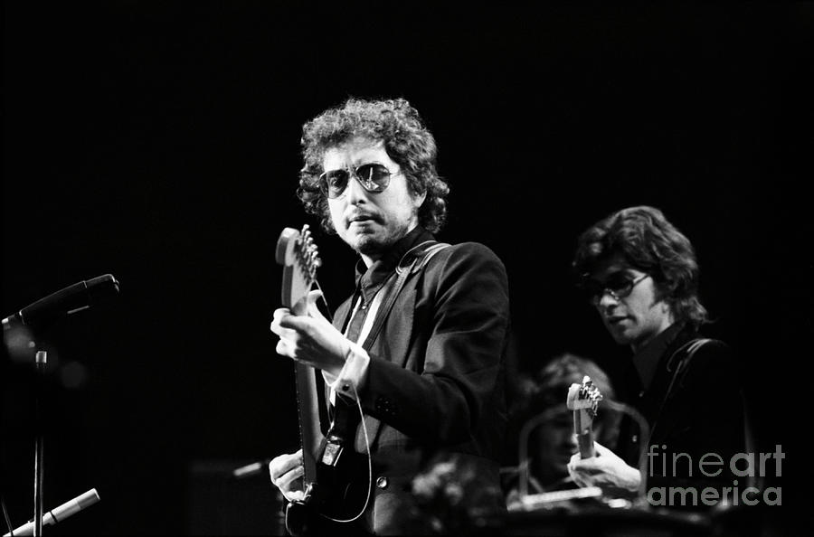Bob Dylan Photograph - Bob Dylan At The Garden by The Estate Of David Gahr