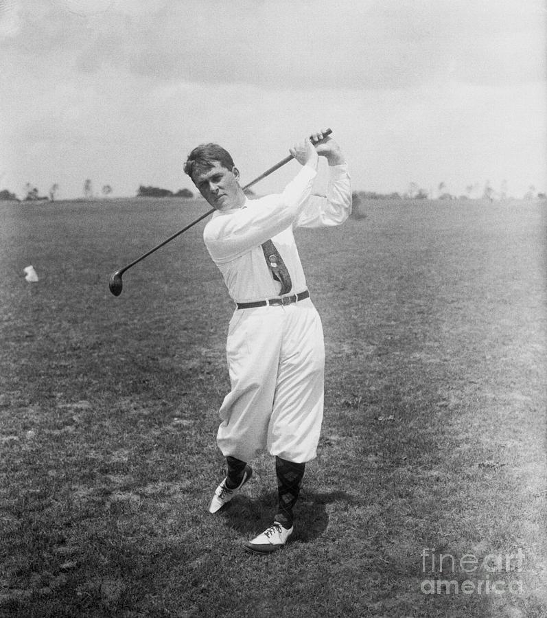 Bobby Jones Swinging Club Photograph by Bettmann