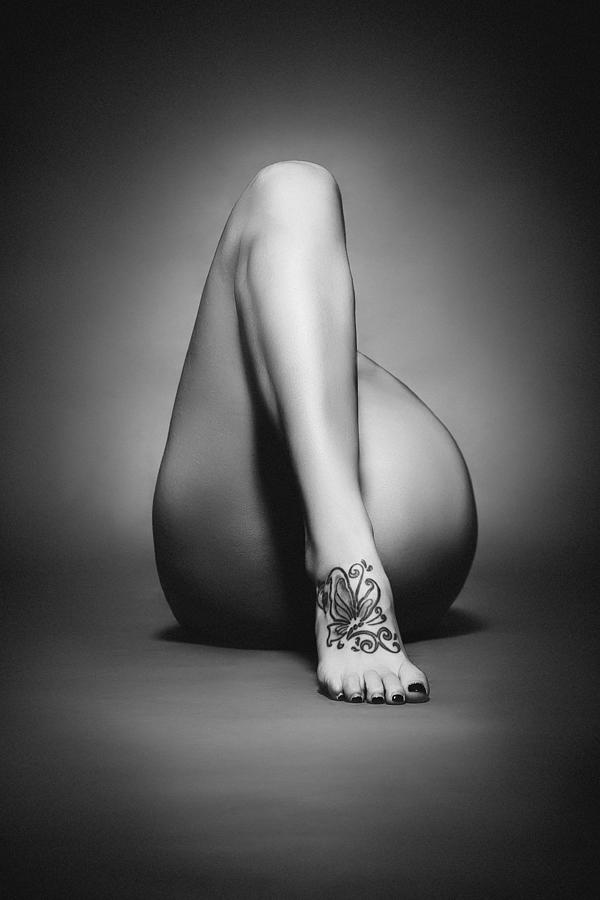 Nude Photograph - Bodyscape by Ruslan Bolgov (axe)
