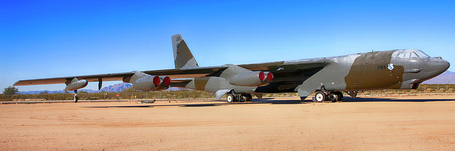 Boeing B52G SAC Bomber Photograph by Chris Smith
