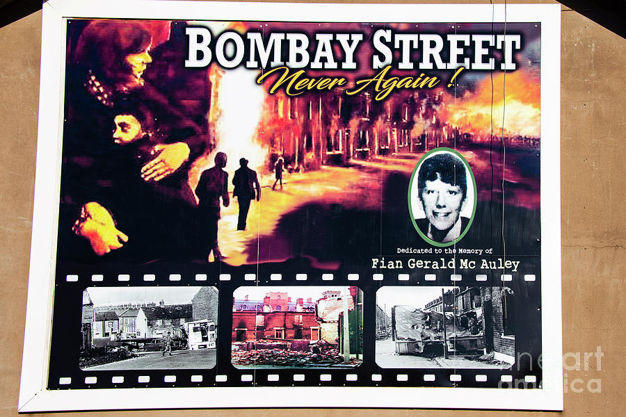 Bombay Street Mural Photograph by Bob Phillips